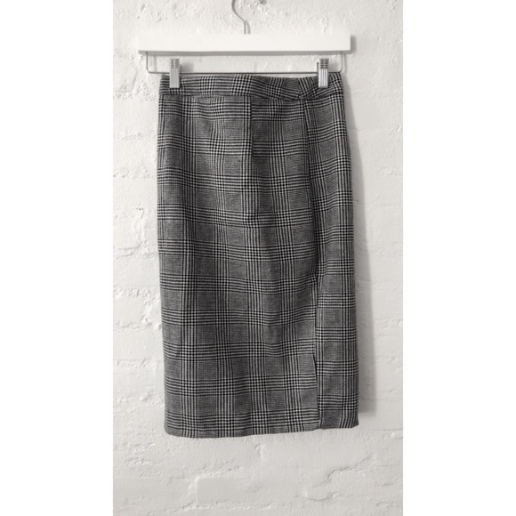 Primark plaid skirt  W/ Silver button hardware - Picture 2 of 4